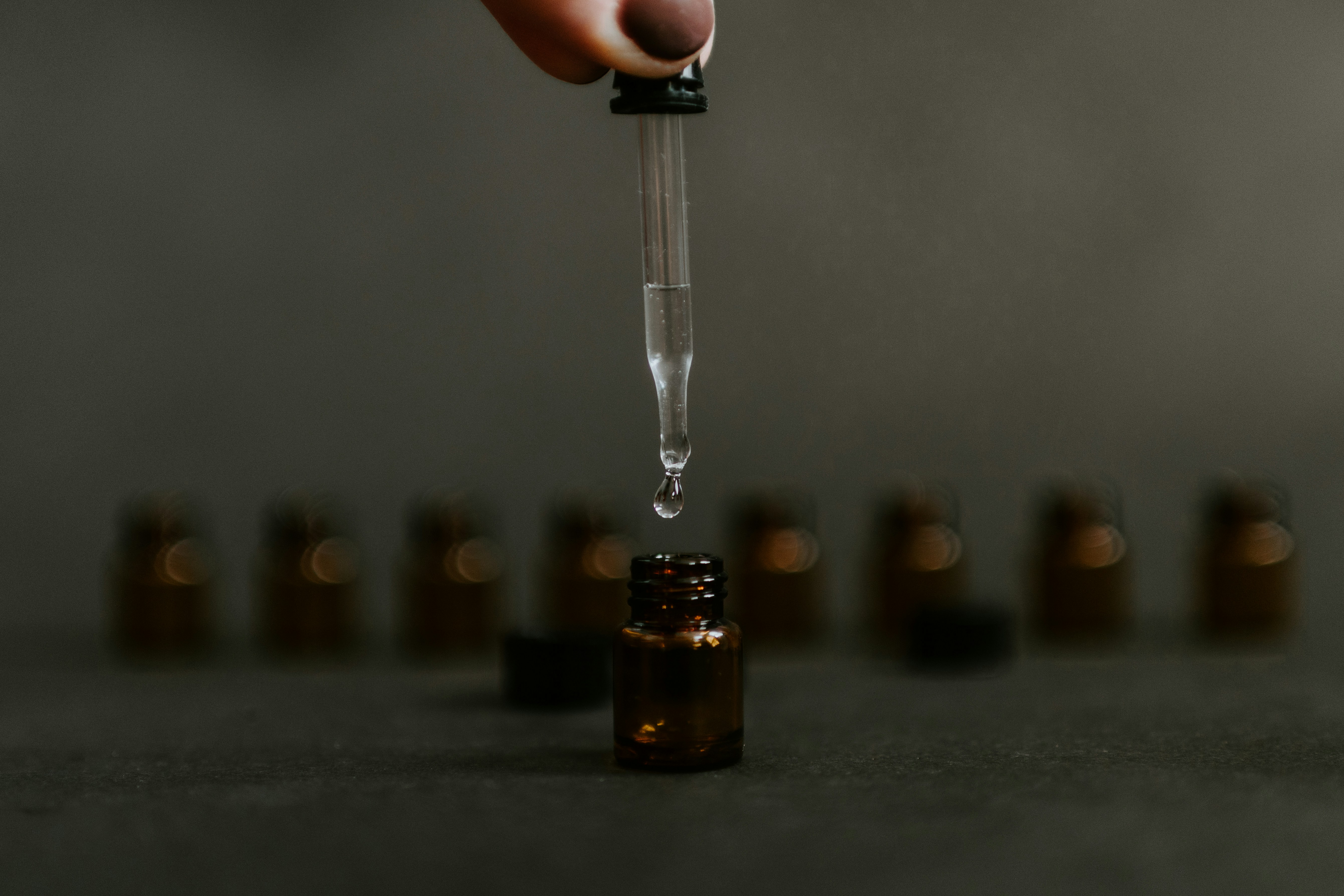 Glass vials and ampoules demonstrating liposomal technology